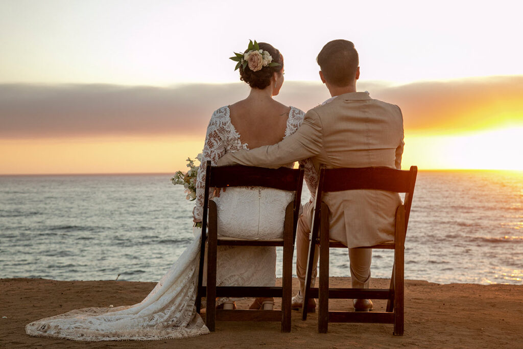 Wedding at Sunset Cliffs with bride and groom photography