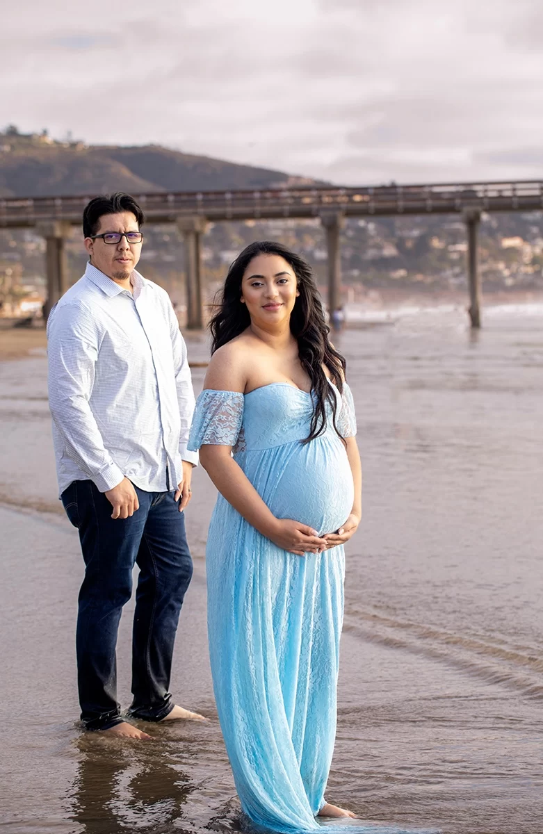 Beach maternity photographer and couple photography session