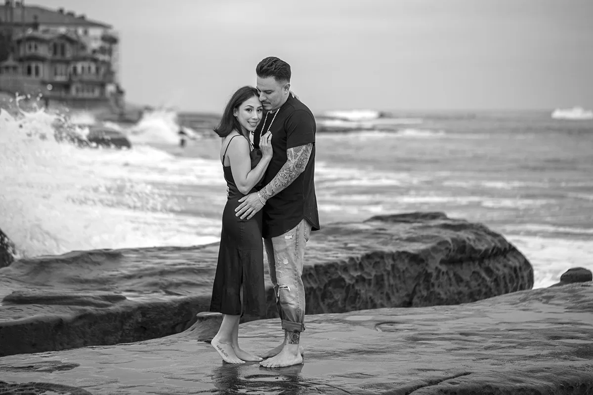 Black and white wedding proposal photography ideas