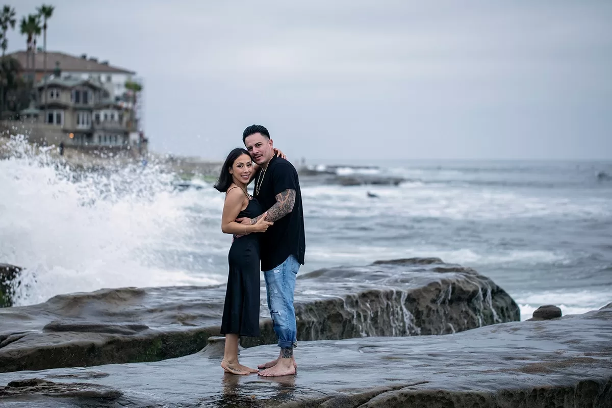 Beautiful and romantic wedding proposal photo shooting in San Diego La Jolla Cove beach theme proposal